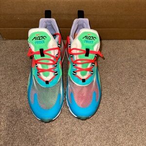 Nike Blue and Green Dynamic Sneakers